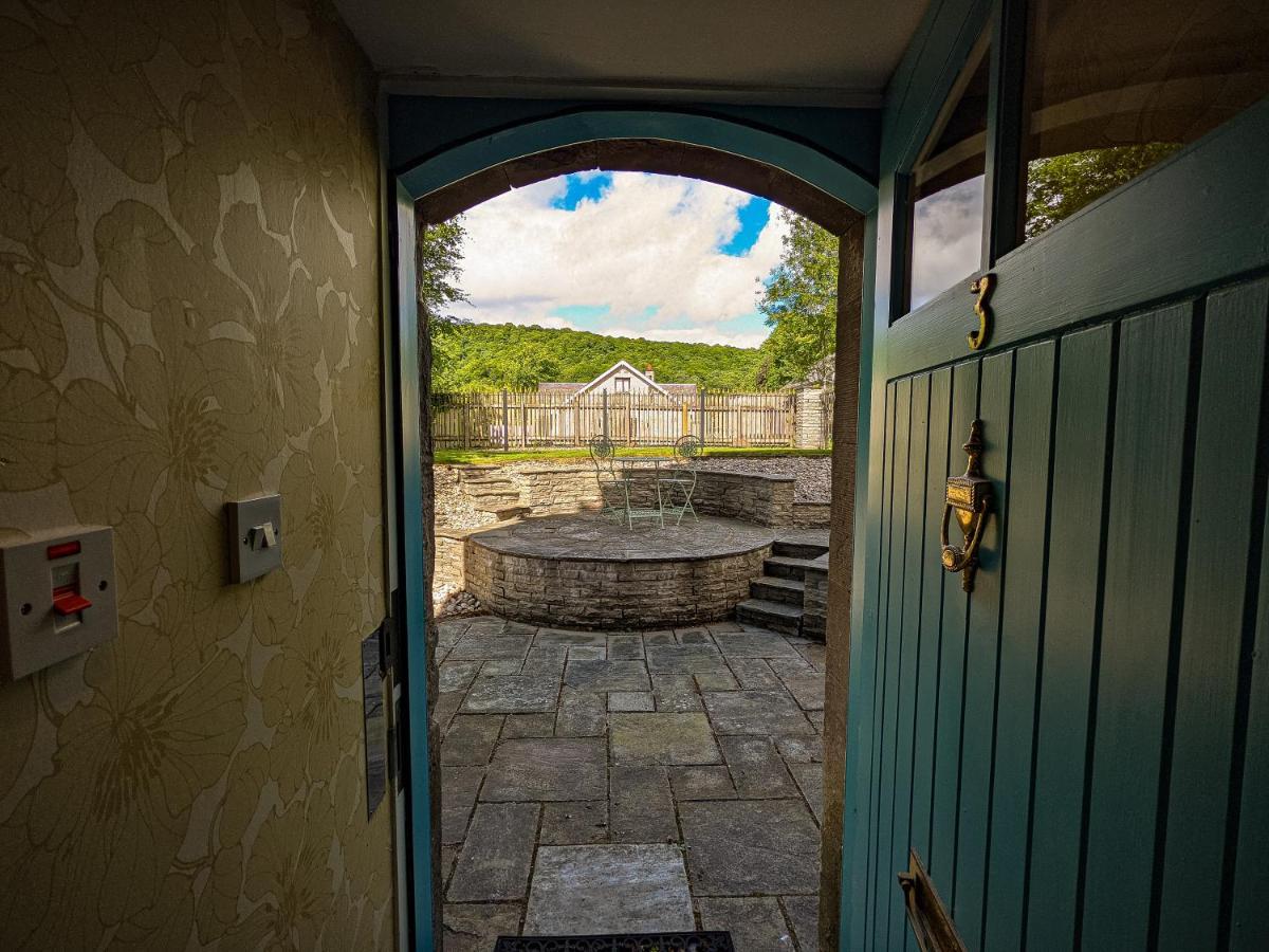 Beautiful Listed Flat With Private Garden, Birnam Apartamento Exterior foto
