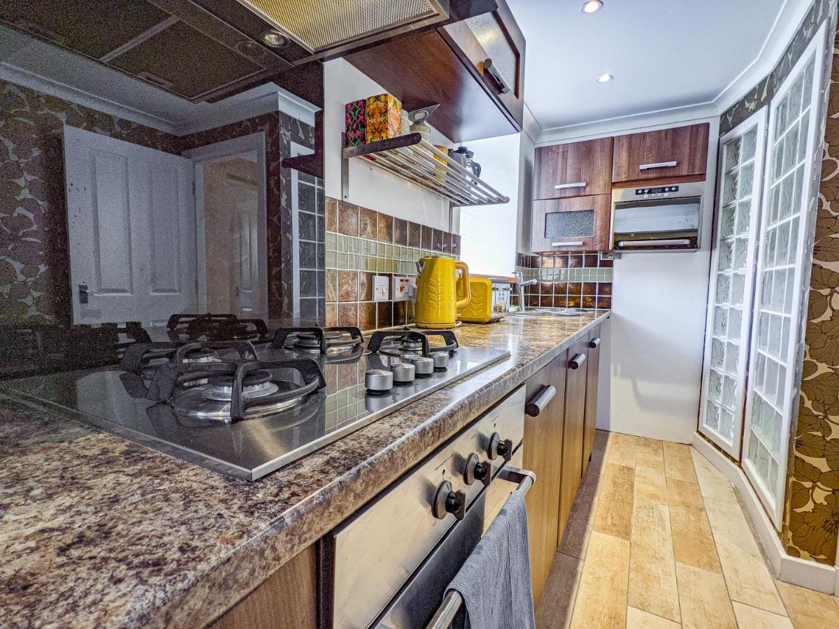 Beautiful Listed Flat With Private Garden, Birnam Apartamento Exterior foto